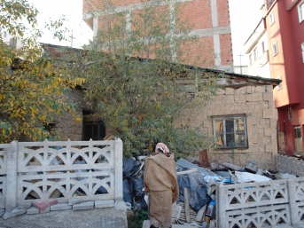 Yaşlı iki kız kardeşin dramı