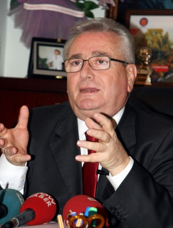 Sefa Sirmen'e 6 ay hapis cezası