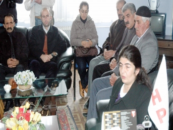 Mahmur grubunun Van ziyareti sürüyor