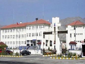 Erzincan'da iki asker gözaltına alındı