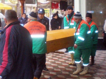 Otel odasında canına kıydı