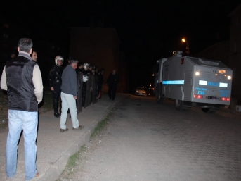 Tunceli'de izinsiz gösteri
