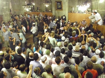 Erzurum'da sakal-ı şerif izdihamı
