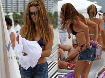 Adriana Lima halk plaj�nda Video Galeri HAber!