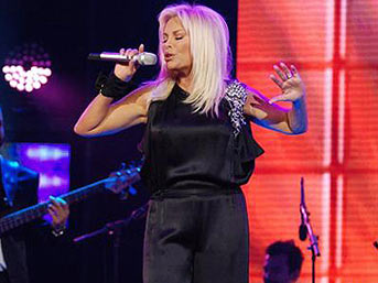 Video-Haber!..��te Ajda Pekkan'�n yepyeni �ark�s� Hadi Gel! Video Haber