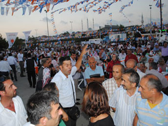 AKP yemeğinde gazetecilere dayak