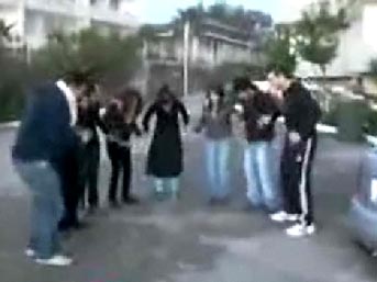 Araba alarmı dansı!