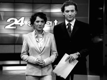 Okan, Banu'yu fena sıkıştırdı!