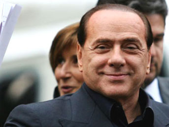 Berlusconi'ye yargılanma yolu açıldı