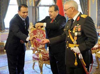 Cumhuriyet protokolünde domuz gribi gölgesi