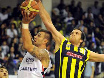 Potada dev maçı Efes kazandı!