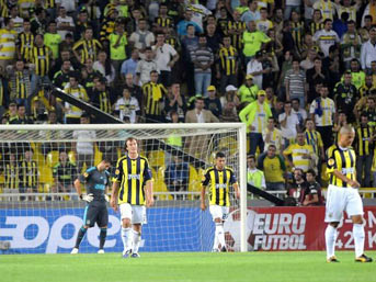 F.Bahçe'de 3 yıldız kadro dışı!