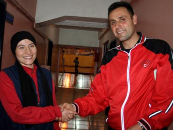 Karı-kocanın ilginç rekabeti