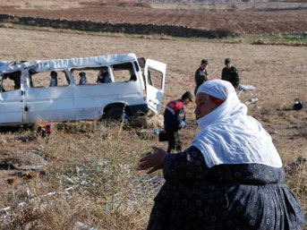 Minibüs şarampole yuvarlandı: 8 ölü
