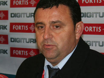 Denizlispor'un hocası istifa etti!
