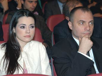 'Özgü Namal canım ciğerim'
