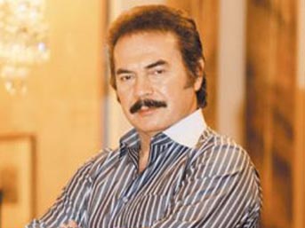 Orhan Gencebay sevenlerini korkuttu