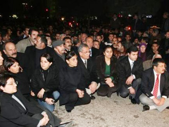 Diyarbakır'da oturma eylemi