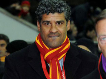 Rijkaard yönetime rest çekti!