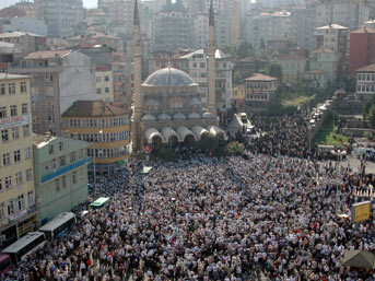 Rize'de Mustafa Hoca izdihamı