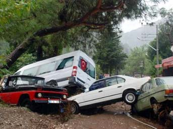 Olimpos'u sel bastı