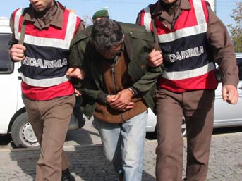 Çocukları taciz ederken jandarmaya yakalandı