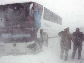 Ovit Dağı'nda 18 yolcu mahsur