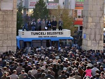 CHP'de istifa depremi