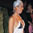 Bu k�yafetle sahneye mi ��k�l�r?
