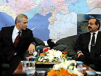 AK Parti DSP bayramlaşmasında gerginlik