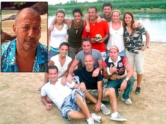 [Resim: derya-durmuslar_1.jpg]