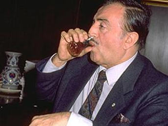 Cahit Aral hayatını kaybetti