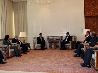 [Resim: davutoglu-esad.jpg]