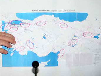 Işıkara depremde riskli bölgeleri açıkladı