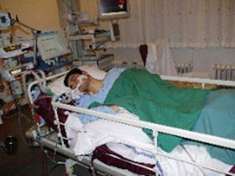 Gardiyan dayağı Türkü komalık etti