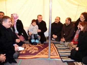 Başbakan: Kalıcı konutlar Ağustos sonuna