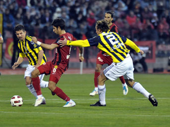 Fener zirveye 'ES'ti!