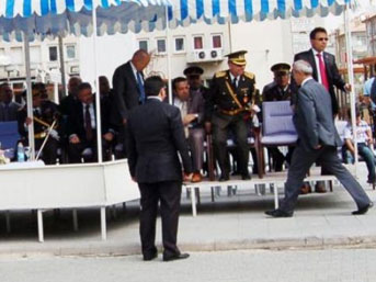 Karaman'da protokol krizi!