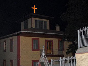 Kiliseye haç tehdidi