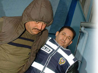 Borcuna karşılık karını ve kızını...