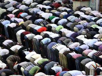 Diyanet: Teravih namazı vardır