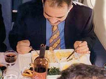 Terörist başı şarabını yudumlarken...
