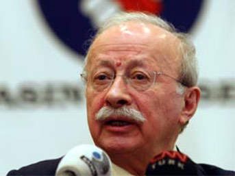 Türbanlı kızlara çok üzülüyormuş