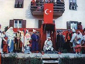 Onlar Türk gibi yaşıyor