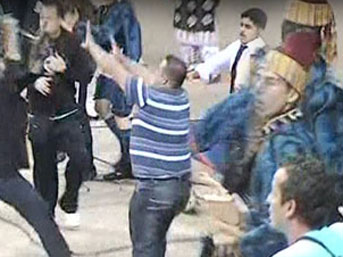 Folklor yarışmasında yumruklar konuştu