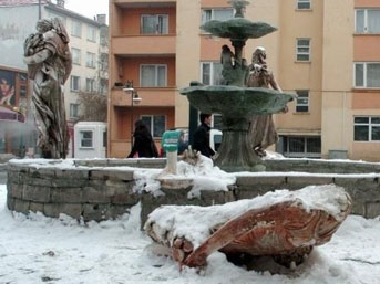 Yine Kars, yine heykel krizi