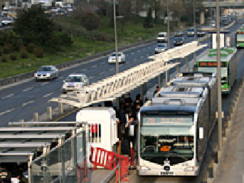 kadikoy-metrobus.jpg