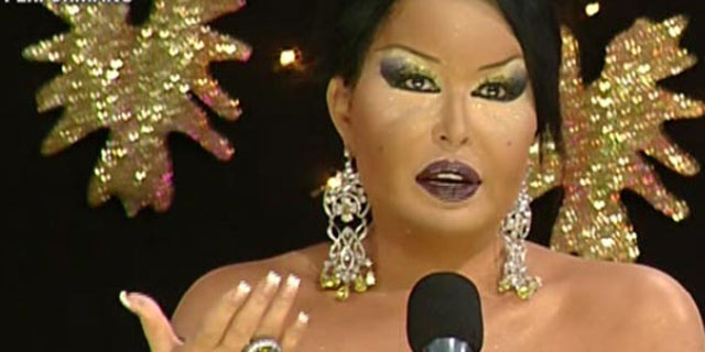 Diva Zorda ! Borcu i�in koyunu sat�yor