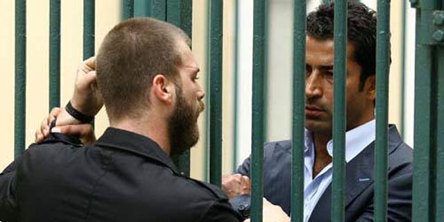 Sekiz ile Ezel'in D�v�� Sahnesi izle