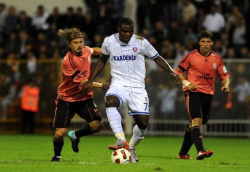 emenike-gs-29688_501.jpg